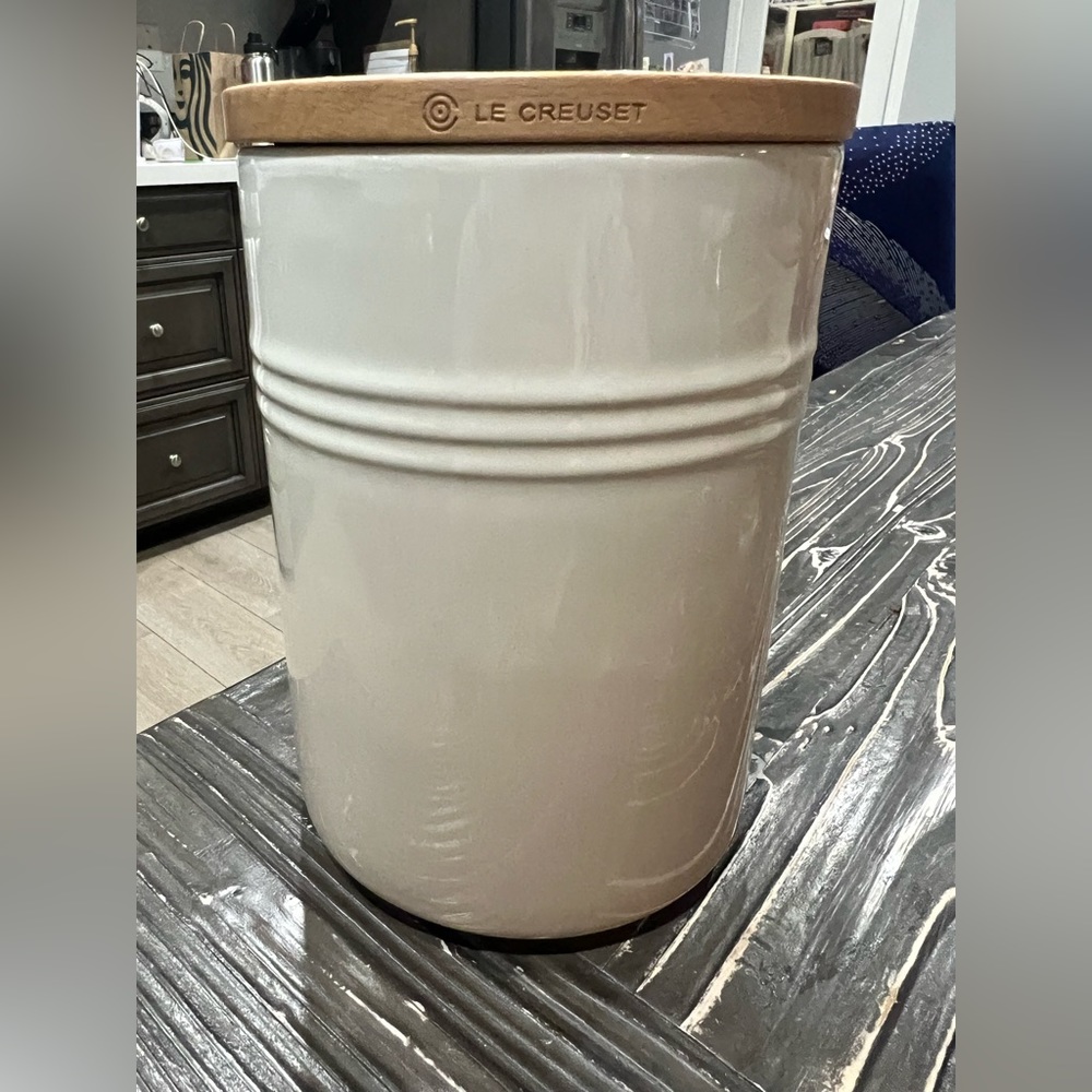 Le creuset 14cm large storage container